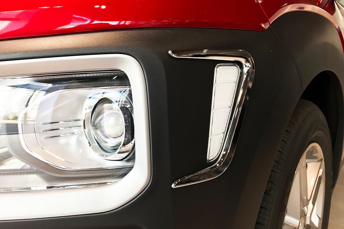 D8790 - Headlights Cover Trim for Hyundai Kona 2018-2021 (4PCs) Chrome Finish Tape-On Style - northernprimesupply